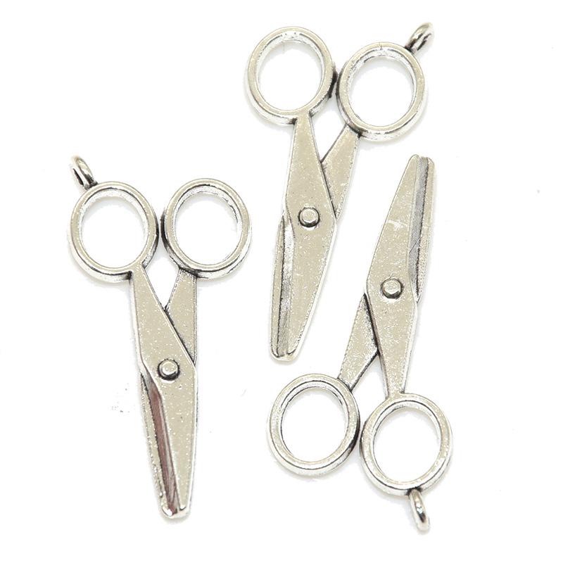 

Набор из 18 подвесок из сплава на швейную тематику: Подвески из игл, ниток, пуговиц и швейной машинки для самодельных украшений