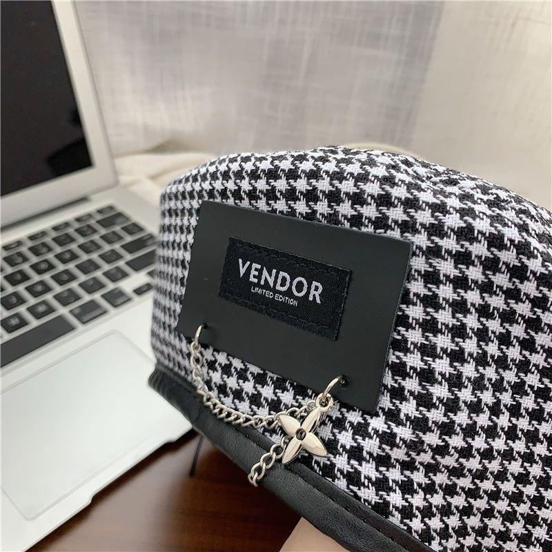 Vintage Plaid Hat With Chain Cool Fashionable Japanese Beanies Metal Patch Beret Elegant Sweet Trendy Street Painter Hat