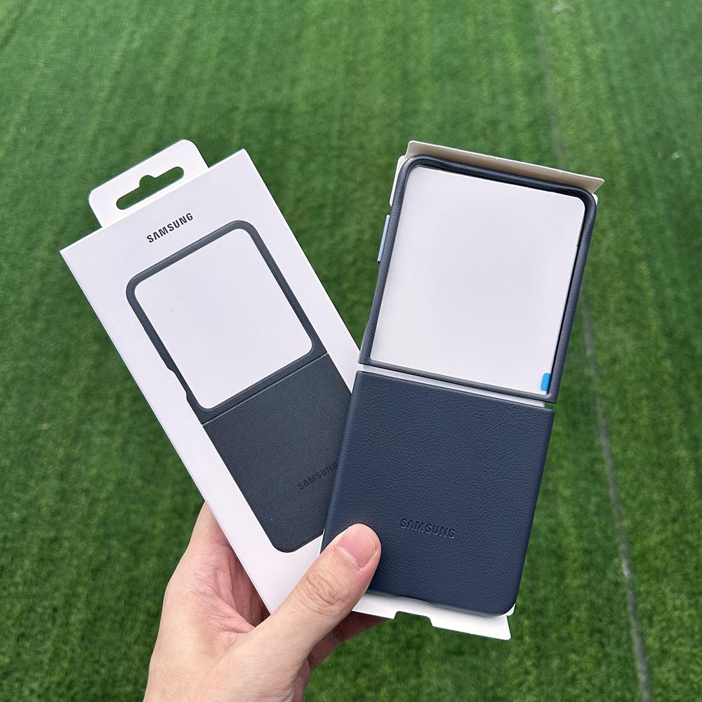

Оригинальный чехол Samsung Galaxy Z Flip7 Kindsuit из веганской кожи для Galaxy Z Flip 7, защитный чехол темно-синий