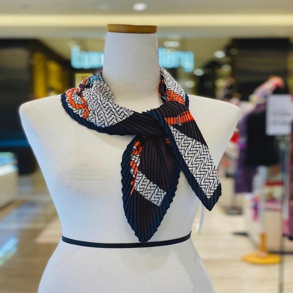 MJ Arnaldo Basini Pleated Scarf (ABFS-20351)