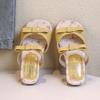 Girls' slippers for outdoor wear2026New summer styles of children's shoes: soft-soled, casual beach sandals for little girls, perfect for a trendy