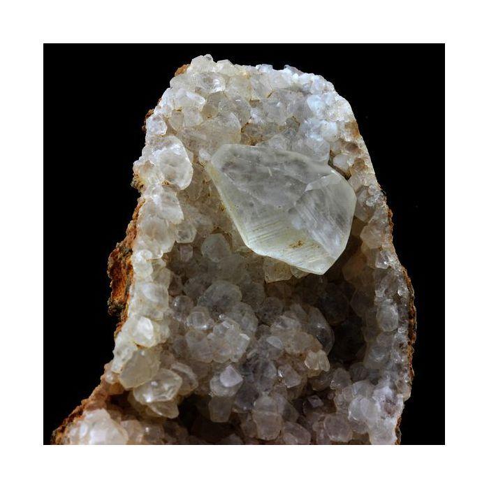 Pierres et Minéraux. Calcite ""Diamant"". 1334.0 ct. Gave de Pau, Pyrénées-Atlantiques, France.