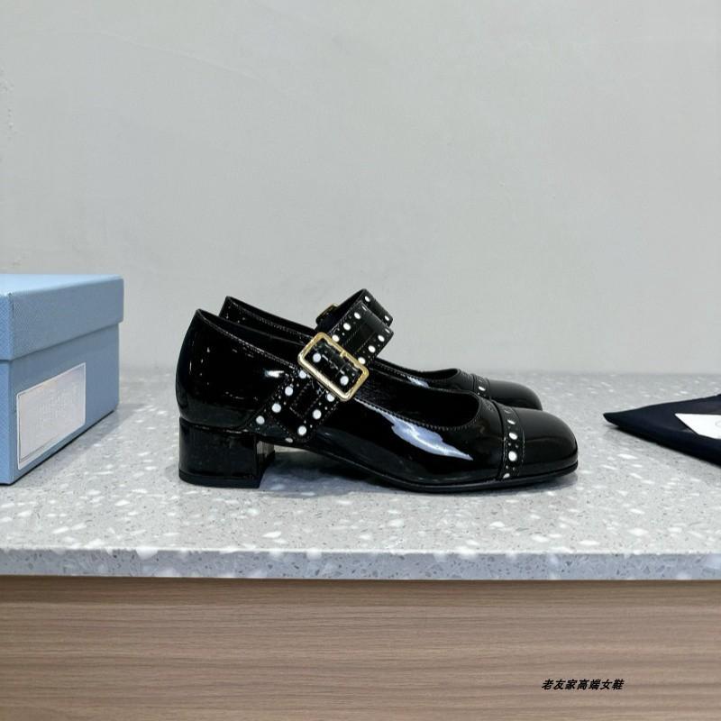 Great easy to wear French gentle wind rivets with Mary Jane shoes women's spring leather shallow mouth single shoes medium heel small leather shoes