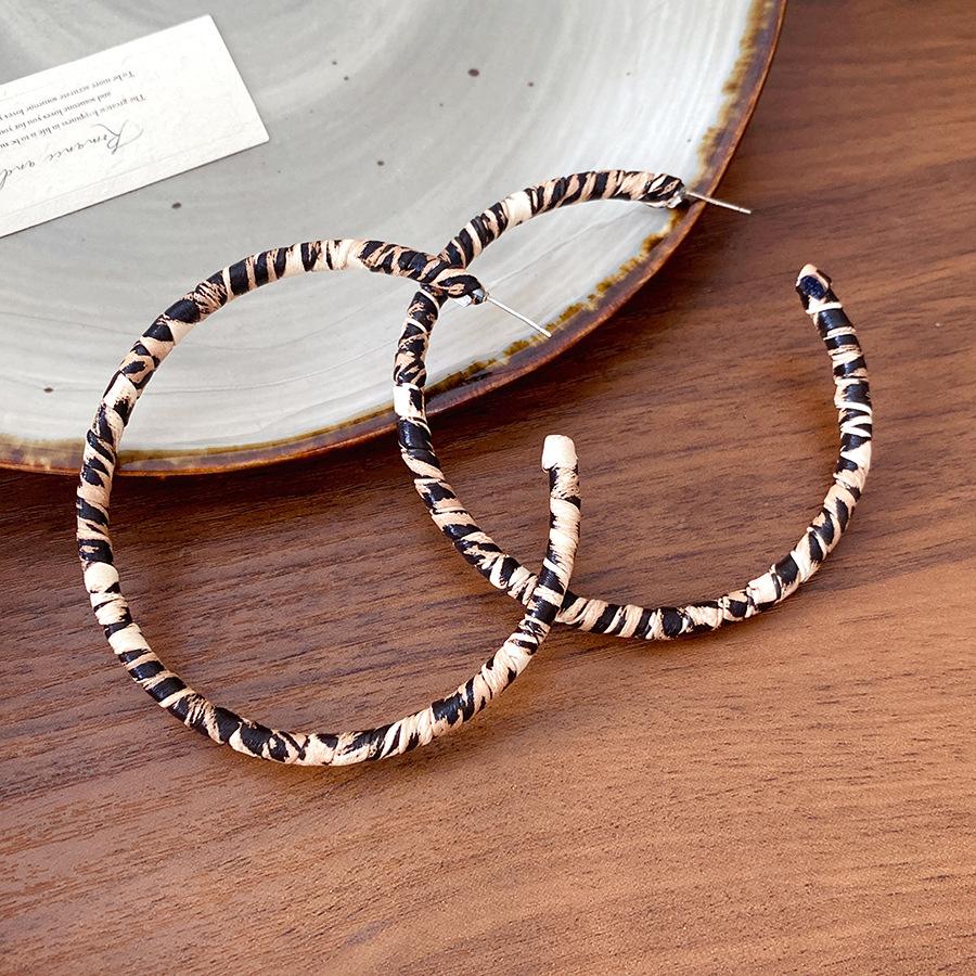 Silver needle Maillard style retro round leopard print wrapped earrings personalized fashion stud earrings niche high-end earrings women