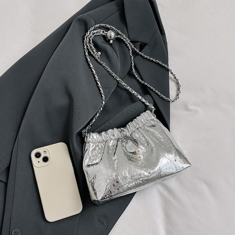 IELGY Women's Glossy Folded Niche Shoulder Chain Crossbody Bucket Bag