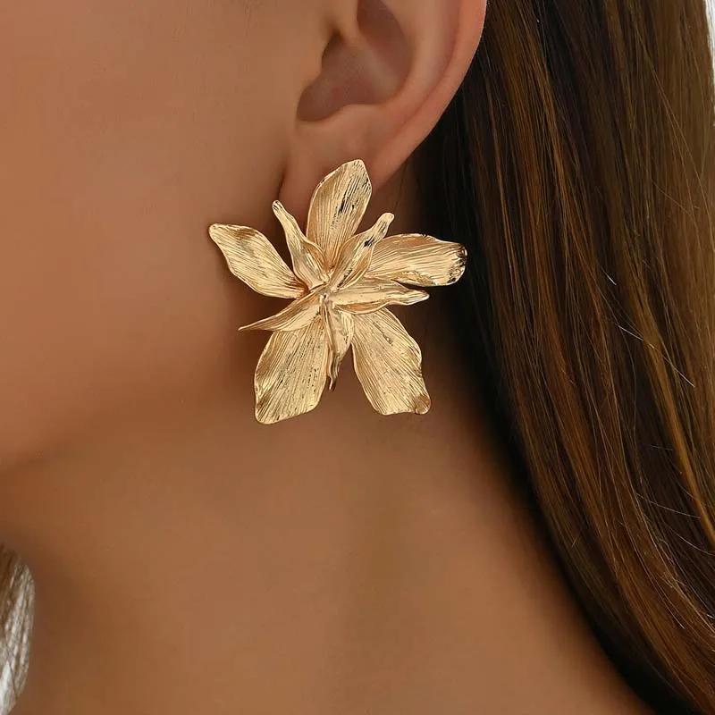 New Vintage Metal Gold Color Flower Big Earrings For Women Fashion Geometric Floral Drop Earrings Statement Zircon Party Gifts