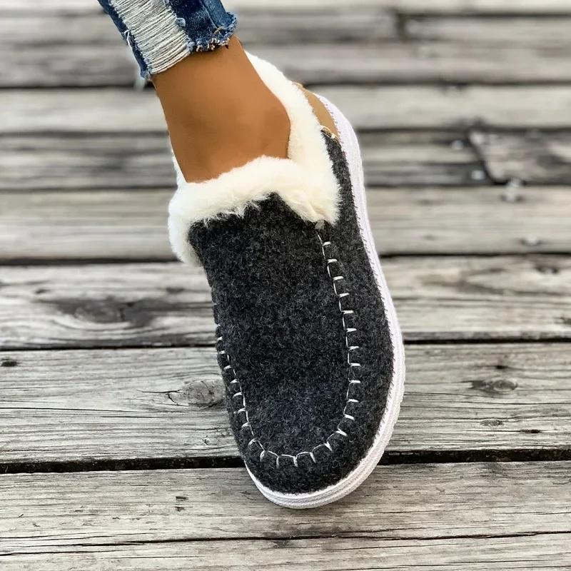 Fashion Ladies Shoes 2024 Hot Sale One Kick Women's Boots Winter Round Toe Plush Fleece for Warmth Solid Short Barrel Flat Snow Boots