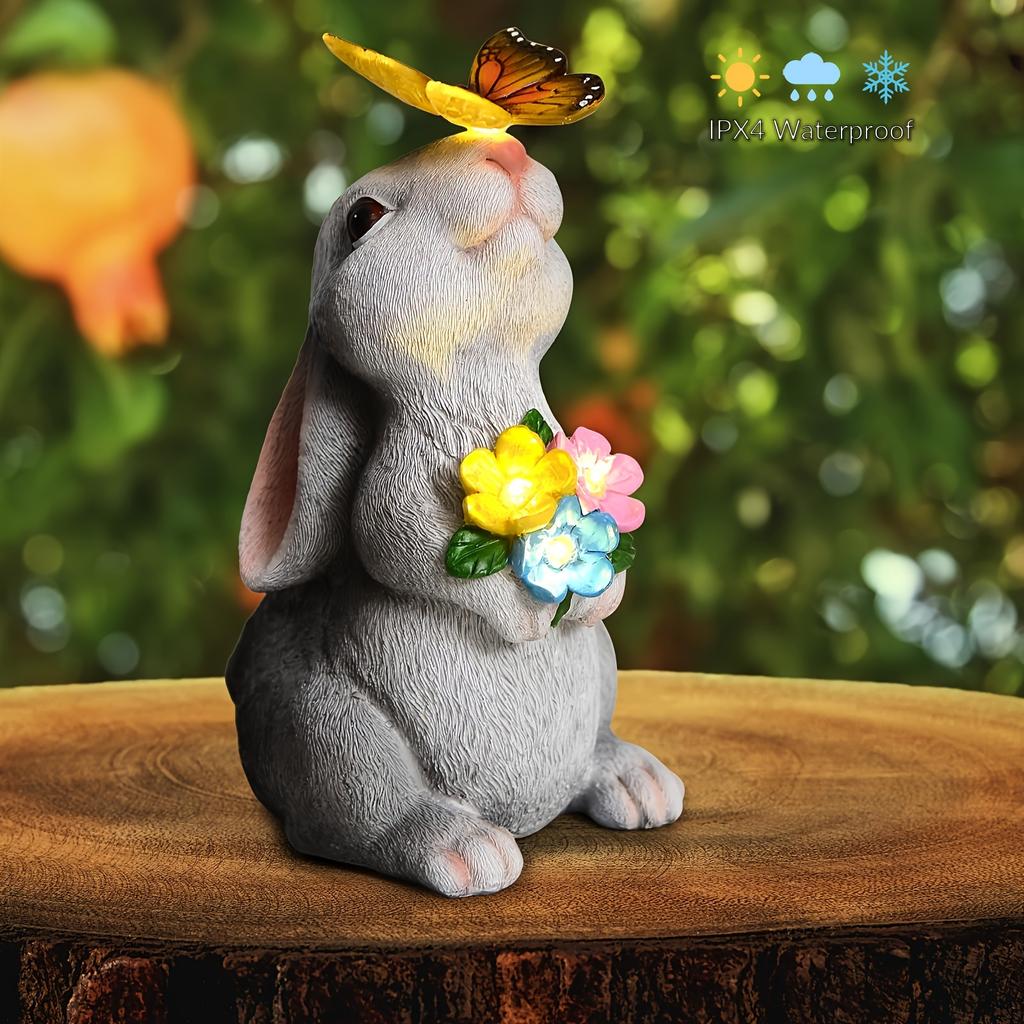 1 solární socha králíka s motýlí lampou, voděodolná pryskyřičná zahradní dekorace IPX4, polozapuštěná přístupová dekorace na trávník, vhodná na terasy, balkóny