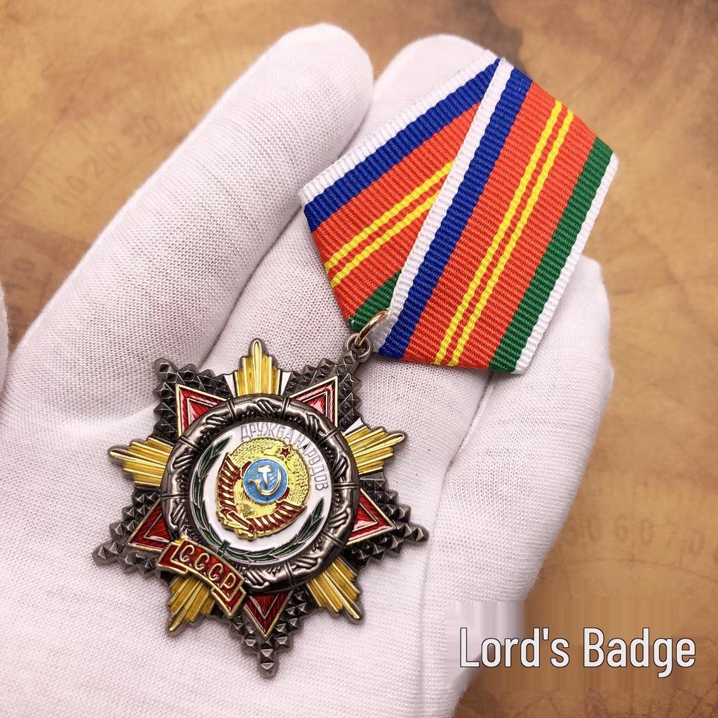 Soviet Red Star Emblem Badges & Patriotic War Lapel Pins