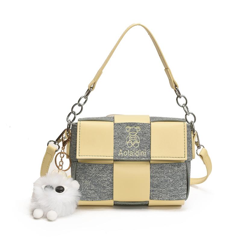 Niche design versatile crossbody bag women's 2025 new fashion contrast woven retro shoulder small square bag
