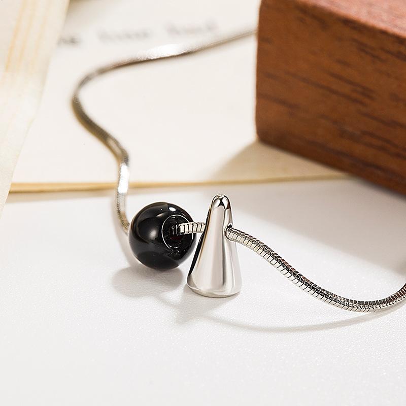 Black Bead Cone Pendant Necklace Women's 2024 New Niche Design Collarbone Chain Simple Light Luxury Design Neck Chain
