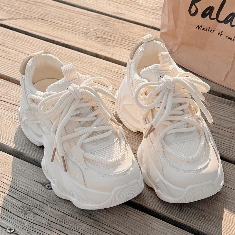 Sports shoes for women in summer 2025 new mesh shoes for women breathable mesh shoes thick soled white shoes