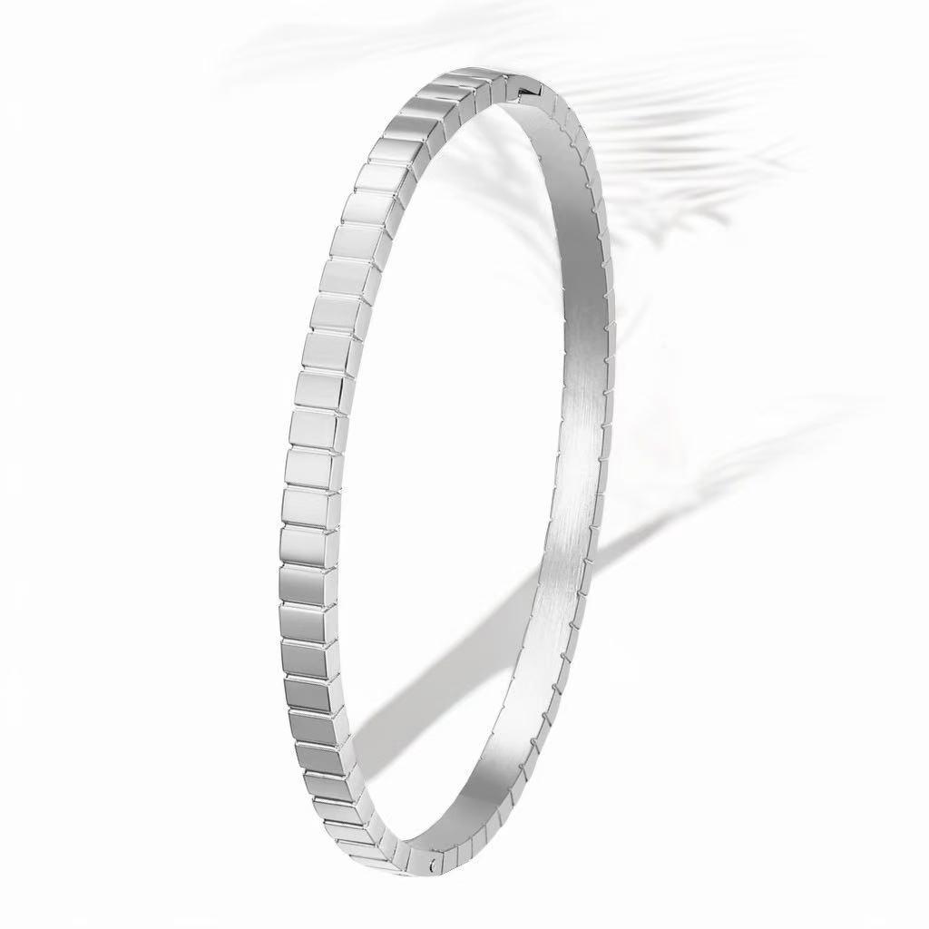 Bracelet de Luxe en Acier Inoxydable pour Femme: Titane Électroplaqué, Sertissage Diamants Complet, Style Européen-Américain