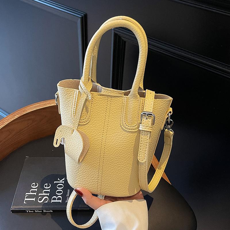 2025 New Trendy Spring Women's Bags Niche Design Spring New Crossbody Shoulder Bag Casual Portable Bucket Bag