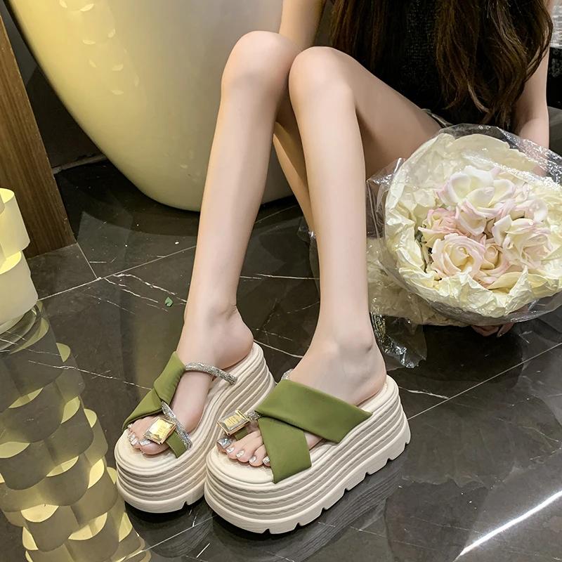 Fashion 8CM Roman Bling Crystal Slippers Women Summer New Fashion Sequins High Platform Open Toe Beach Slippers Leather Sandals Slide