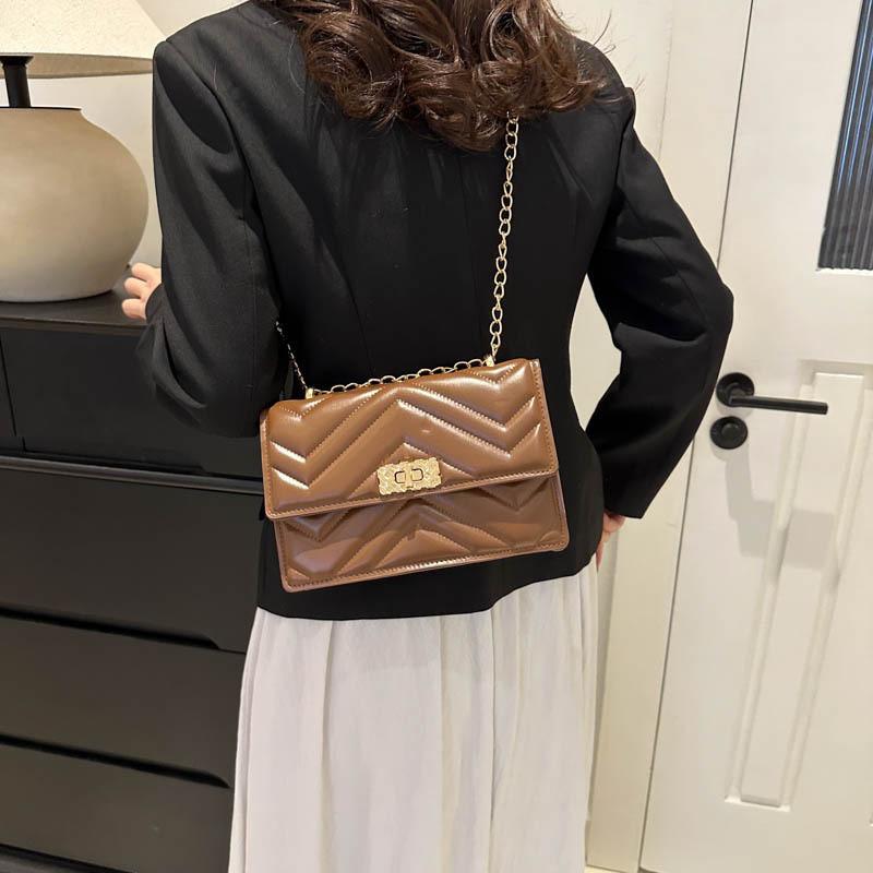 Stylish Solid Color Chain Bag For Women Casual Fashion Spring 2024 With Quilted Design