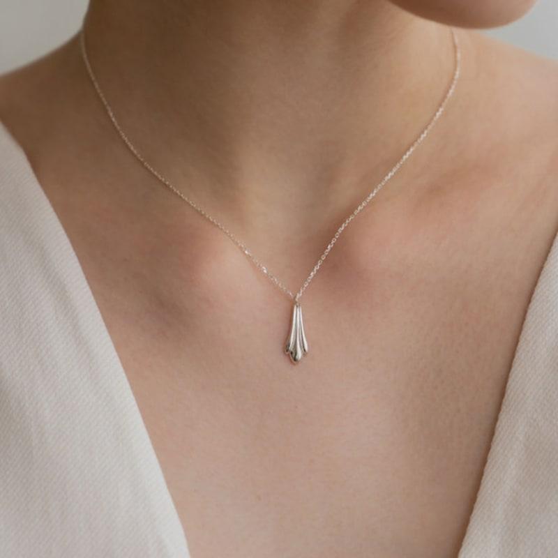 Dawn of Me Long Shell Necklace