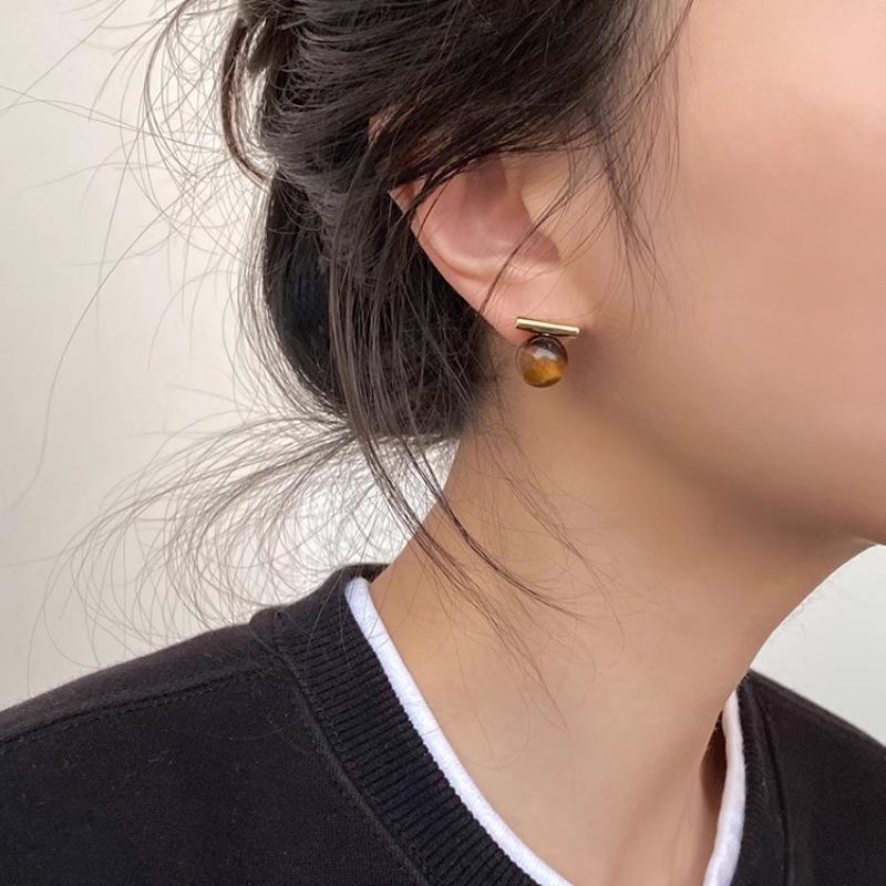 Casual Tiger's Eye Stone Bar Earrings Women's Light Luxury Retro Niche High-end Autumn Winter Simple Design Classic Fashion Jewelry