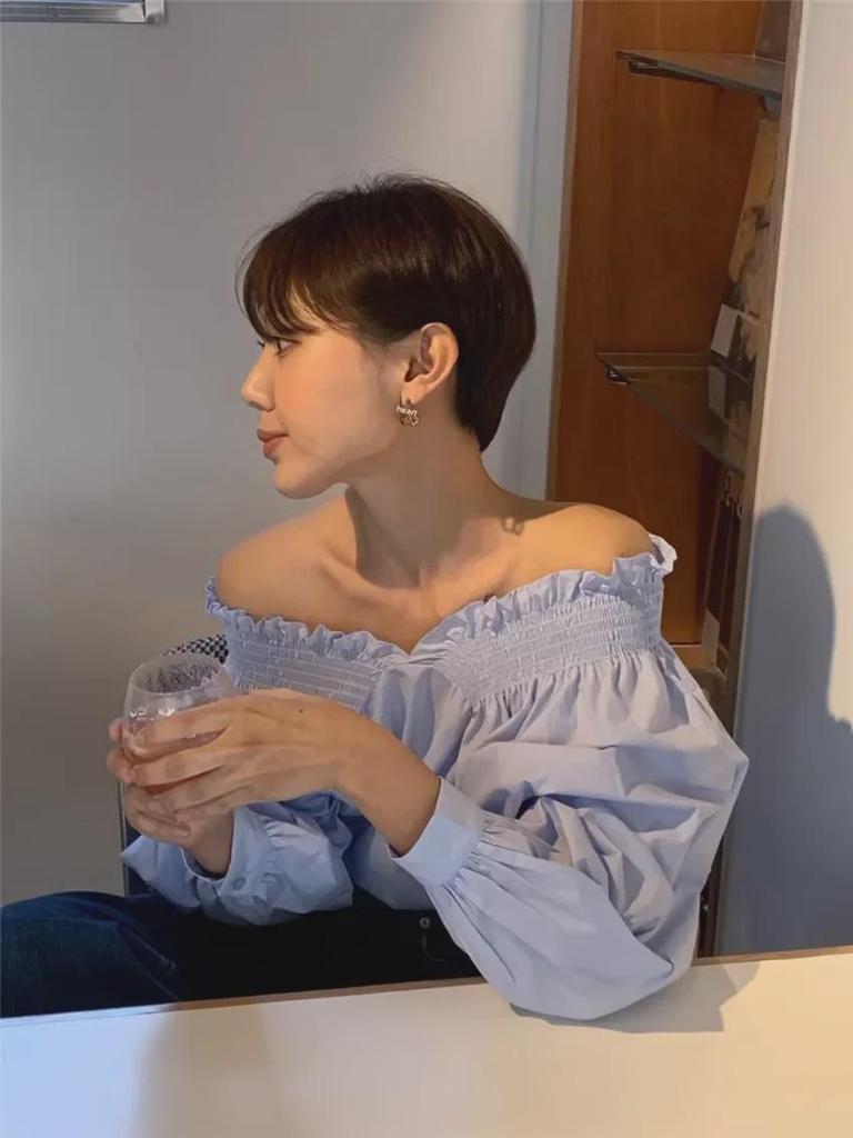 Korean Chic Reversible Off-Shoulder Lantern Sleeve Shirt for Women - French Milk Blue Whitening Design