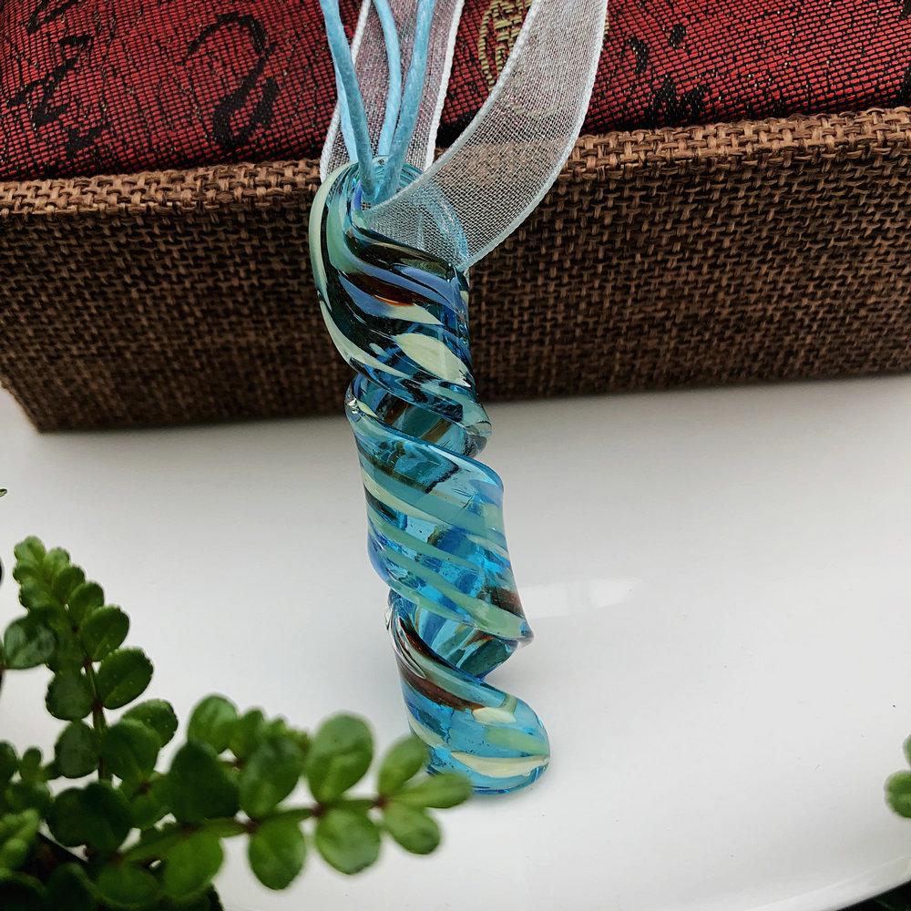 Trendy Blue Glass Ribbon Pendant Necklace & Earring Set - Perfect Seaside Vacation Accessory.