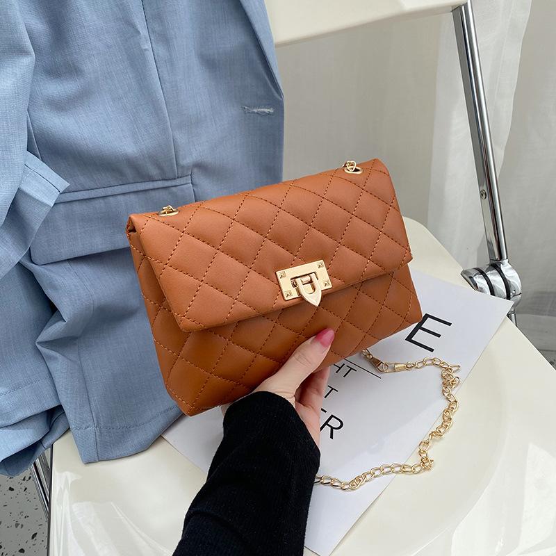 Literary and Fashionable Embroidered Rhombus Women's Bag, New Pointed Buckle Chain Single Shoulder Crossbody Clutch Bag