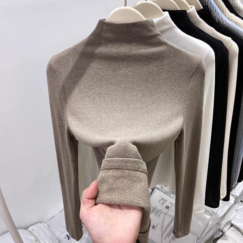 

Женский термотоп с длинным рукавом из немецкого бархата на осень/зиму 2024 L