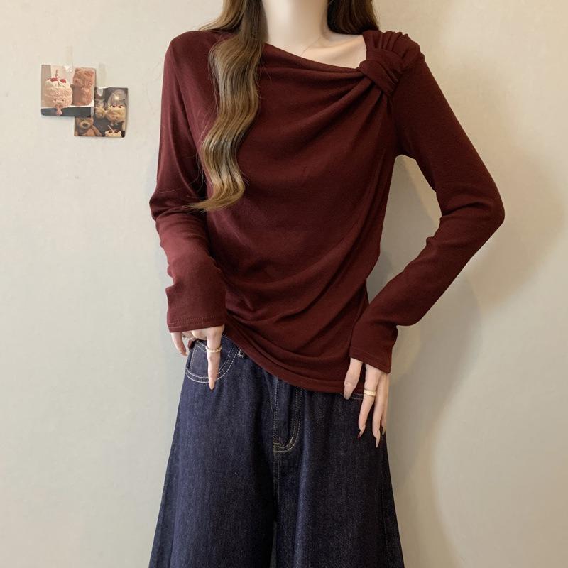 Slant neck long-sleeved T-shirt women's autumn and winter fleece polished bottoming shirt with slim-fitting pleated top