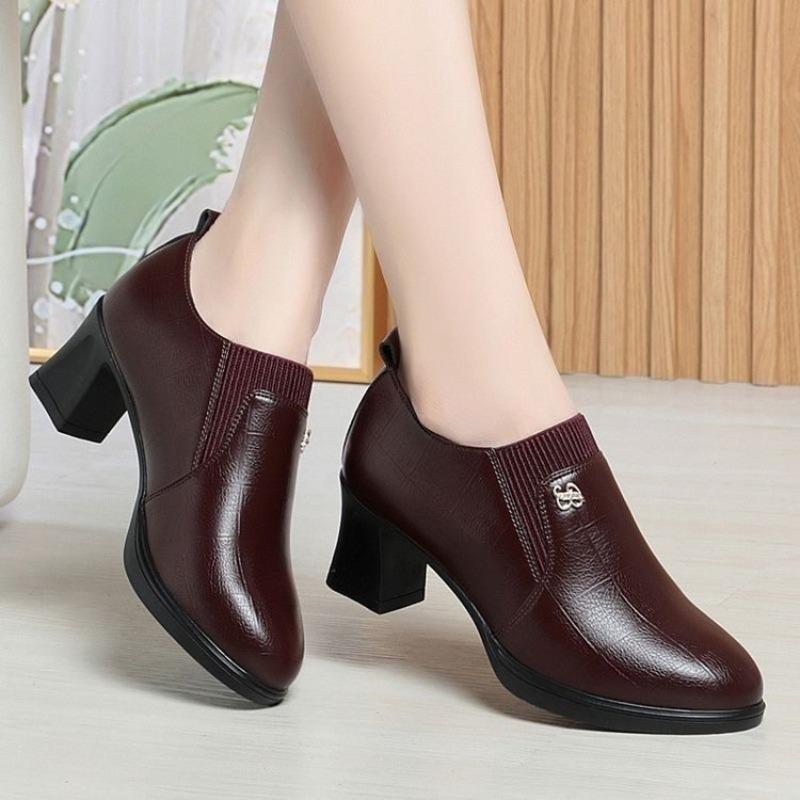 Soft leather thick heel leather shoes burgundy deep mouth single shoes autumn new fashion women's leather shoes medium women's shoes