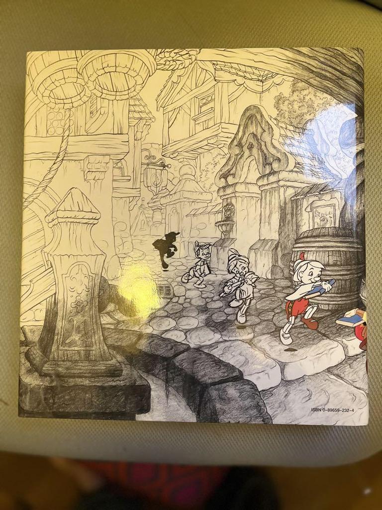 [USED] The Illusion of Life: The Magic of Breathing Life [Foreign Book]