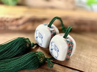 Kutani "Wind Chime" White Rabbit Red-painted Small Pattern