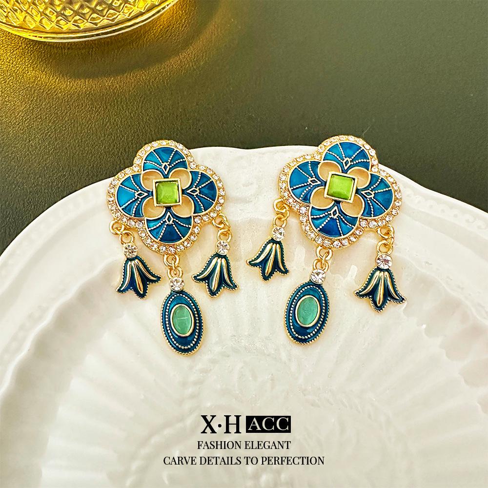 Vintage Bow Earrings: Timeless, High-End Retro Fashion Accessory