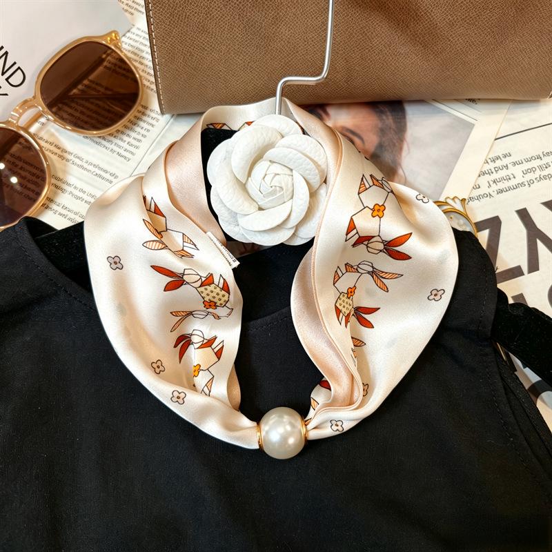 Silk Magnetic Buckle Scarf: Luxurious, Versatile Mulberry Silk for Women's Spring/Summer Neck Protection