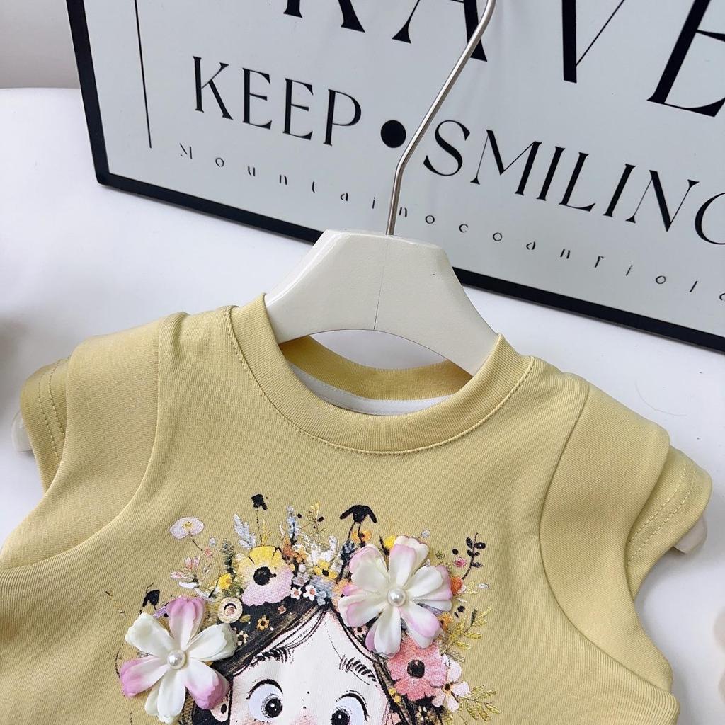 Little Girls' Korean Style Summer Two-Piece Set: Fashionable Loose Short Sleeve Top and Shorts