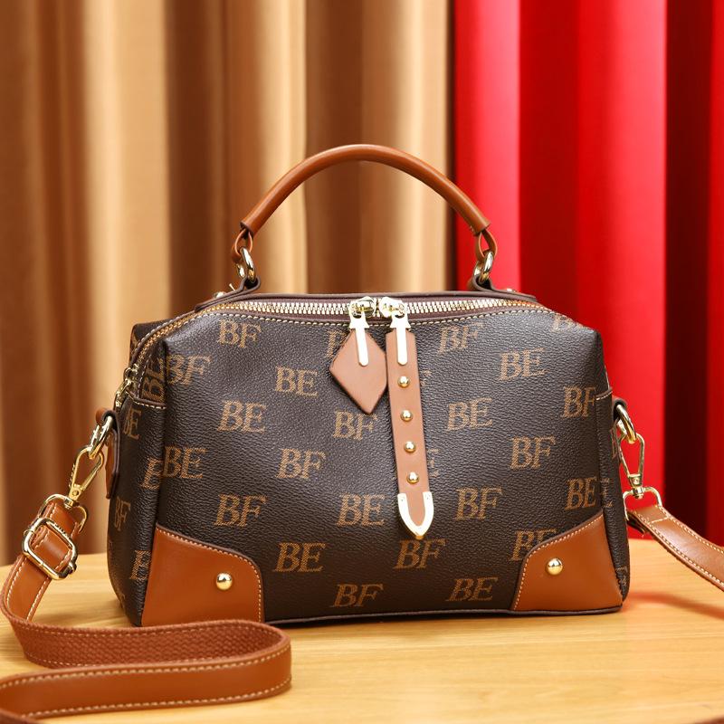 

Сумка 2025 Новая Европейская и Американская Ретро Универсальная Большая Вместимость На Плечо Кроссбоди Женская