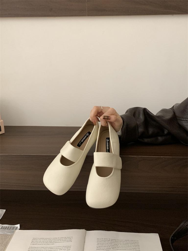 2025 spring and autumn new soft leather retro Mary Jane grandma shoes small leather shoes French square head flat sole shoes women