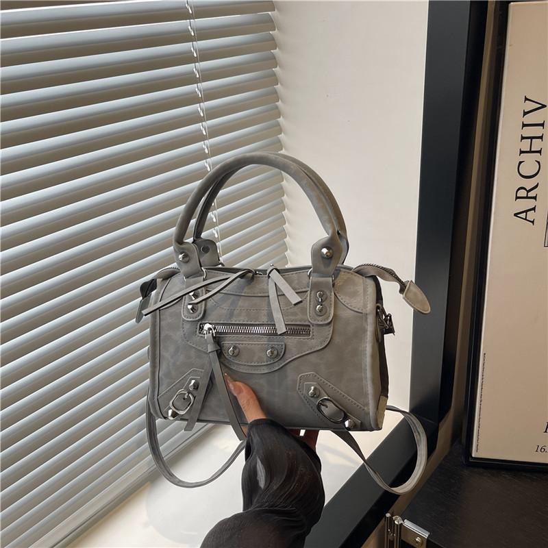 Vintage Wildleder Mini-Motorradtasche für Damen, Retro-Henkeltasche mit Schultergurt, Modische Schnallen-Tragetasche, Kleine Handtasche mit verstellbarem Riemen
