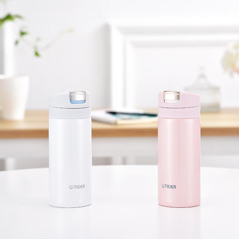 Lightweight One-Touch Vacuum Insulated Bottle