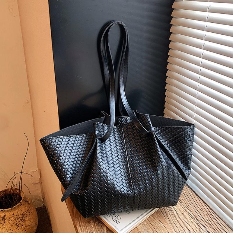 Minimalist Woven Leather Tote Bag Women Large Capacity Shoulder Bag Summer Casual Handbag For Commute Vacation Wings Style Bag