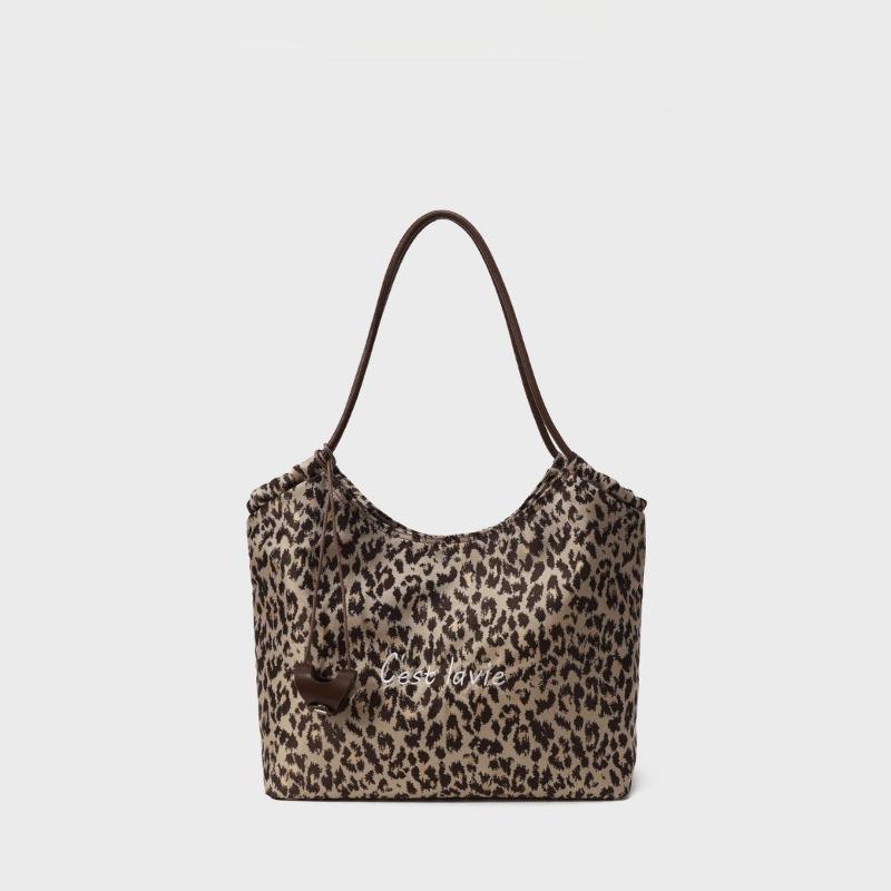 Tote Bag for Women, Large Capacity, Versatile and Fashionable Leopard Print Handbag, Single-shoulder Bag for Autumn and Winter