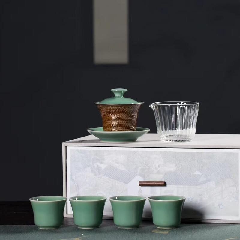 Yihu De Qingfeng Songya Chinese Tea Set Gift Box