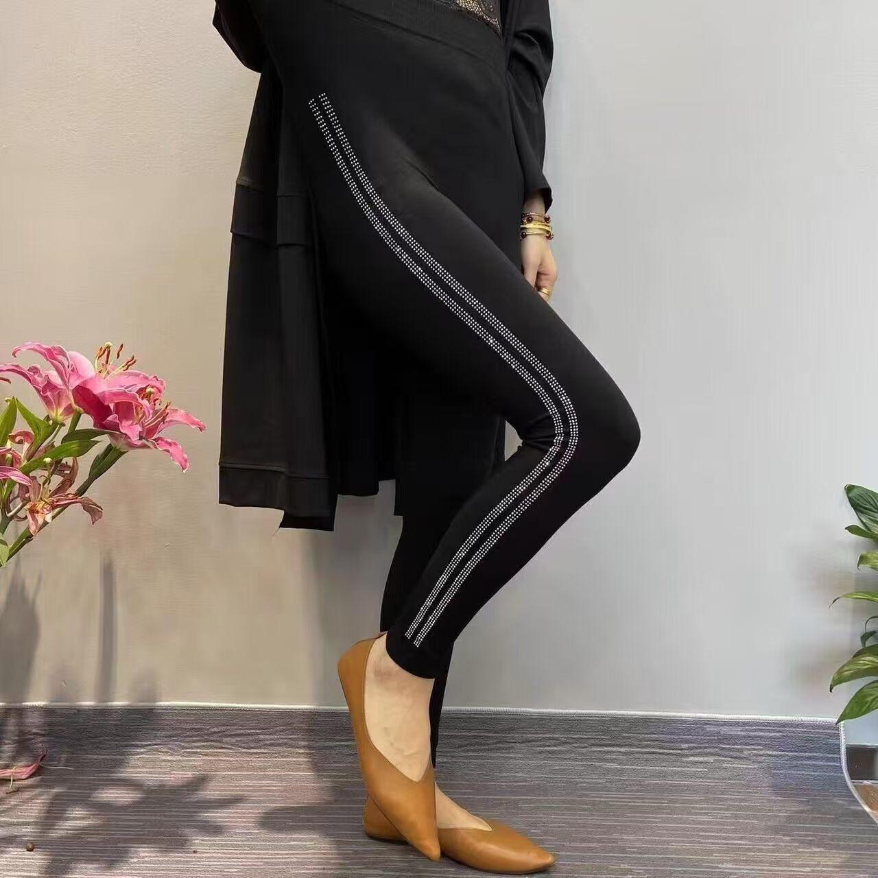 Women s Modal Rhinestone Velvet-Lined Slimming Leggings: Winter Warm, Butt-Lifting, and Versatile Cropped Pants. One Size