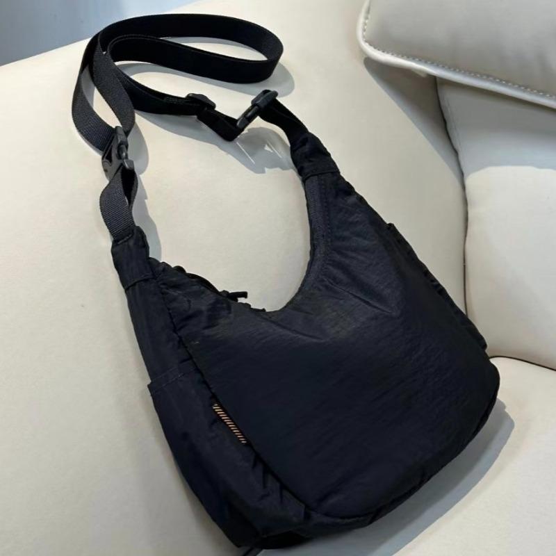 

Single-shoulder Hand-held Dumpling Bag Simple and Versatile Large-capacity Commuter Crossbody Tote Bag червоний