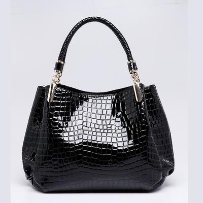 Spring New Large-capacity Women's Bags, Shoulder Handbags, Women's Large Bags, a Fashionable and Versatile