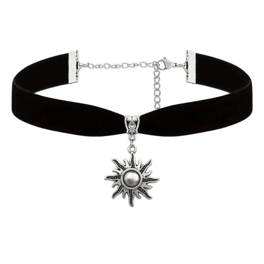 Retro Bohemian Sliver Color Sun Pendant Necklace Black Velvet Choker for Women Gothic Punk Halloween Party Jewelry Accessories