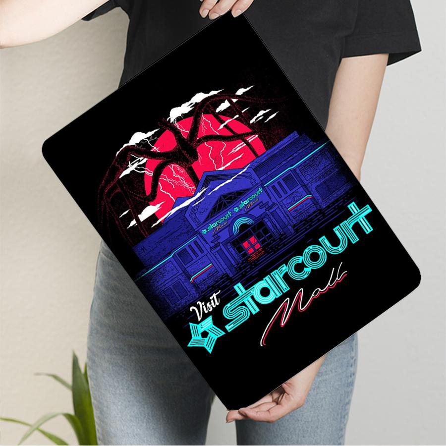 Stranger Things Geïnspireerde Starcourt Mall Metalen Wandkunst Nostalgisch neonbord vintage horrorfilm poster huisdecoratie cadeau voor fans