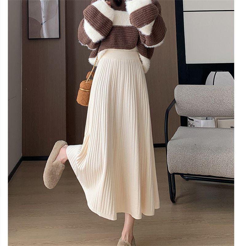 Korean Version Knitted Pleated Skirt Half Skirt, High Waisted A-line Mid Length Style, Elegant Soft and Glutinous Sweater Skirt