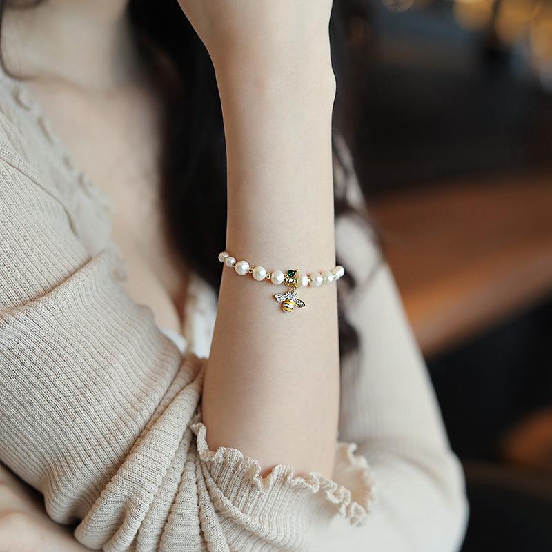 Bee Design Freshwater Pearl Bracelet for Women - Simple & Fashionable Jewelry Handcuff