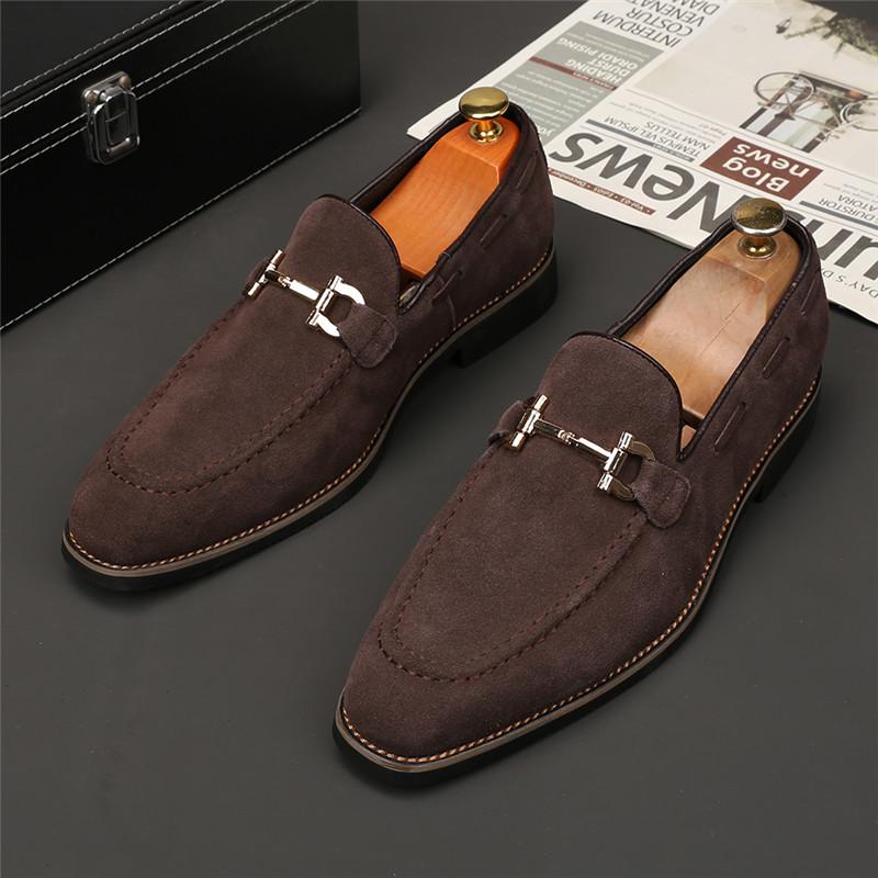 Fashion New Pointed Toe Suede Leather Flats Metal Button Party Shoes For Men Male Wedding Dress Prom Homecoming Shoes Zapatos Hombre