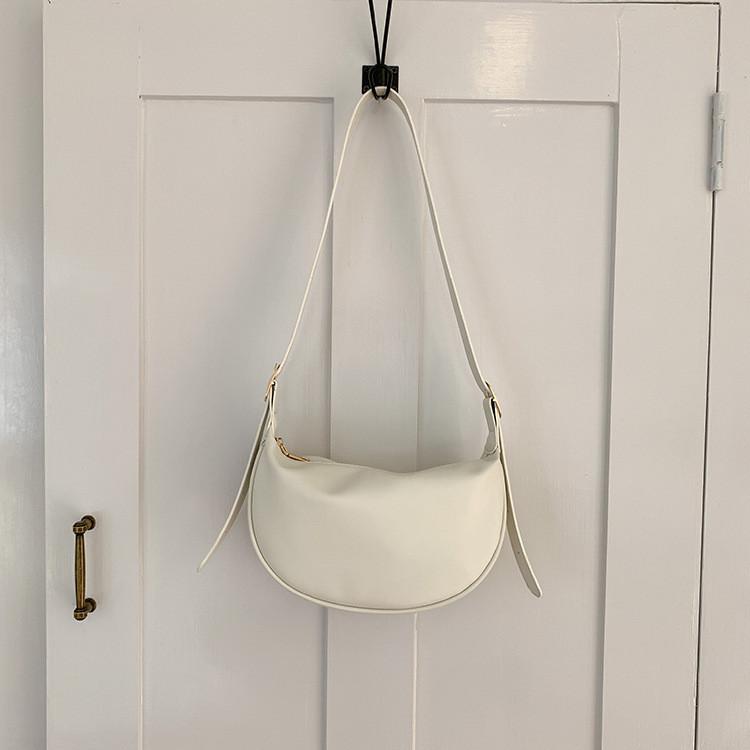 IELGY women's Korean version of fashion casual shoulder messenger bag, versatile dumpling bag