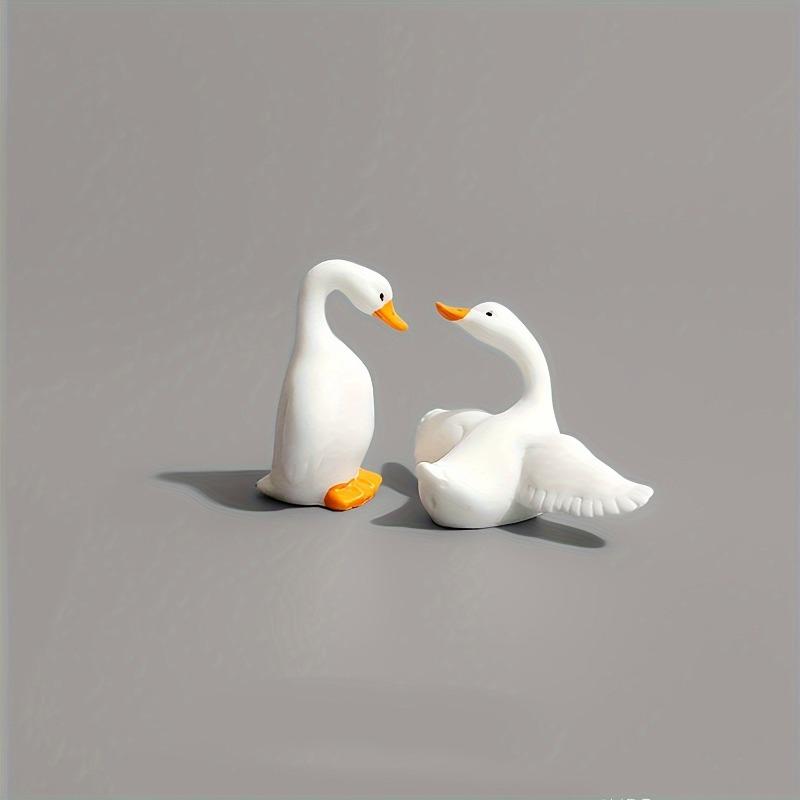 Cute White Goose Ornaments-Resin Handmade Table Decorations, Suitable for Home and Garden Decoration